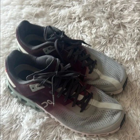 ON Running Gray and Maroon Sneakers - Picture 1 of 8